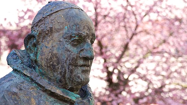 Roncalli-Statue
