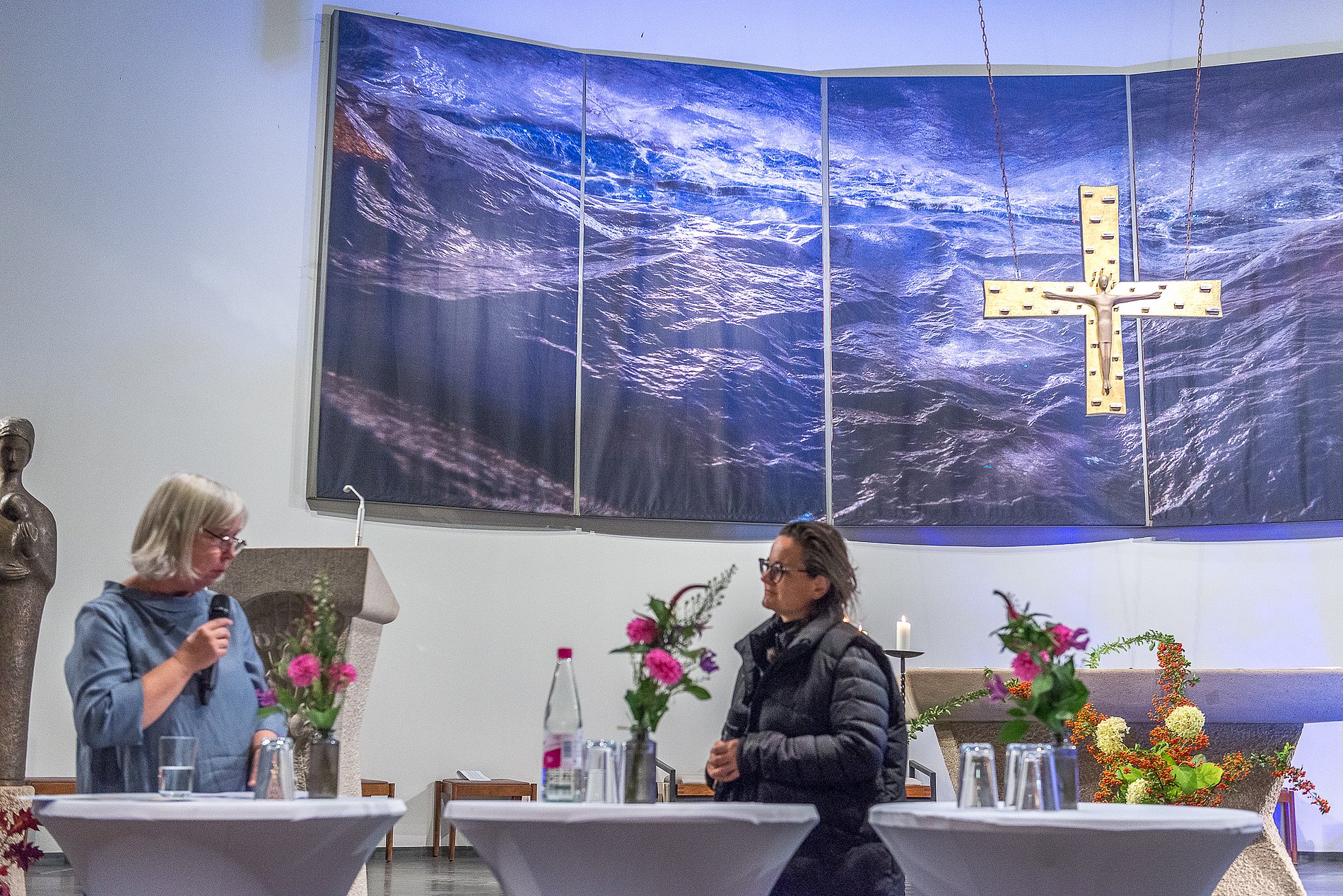 08.10.22, Finissage Wasser, KEB, Katholische Erwachsenen Bildung im Bistum Limburg, St.Peter und Paul Kirche Schierstein, Wiesbaden