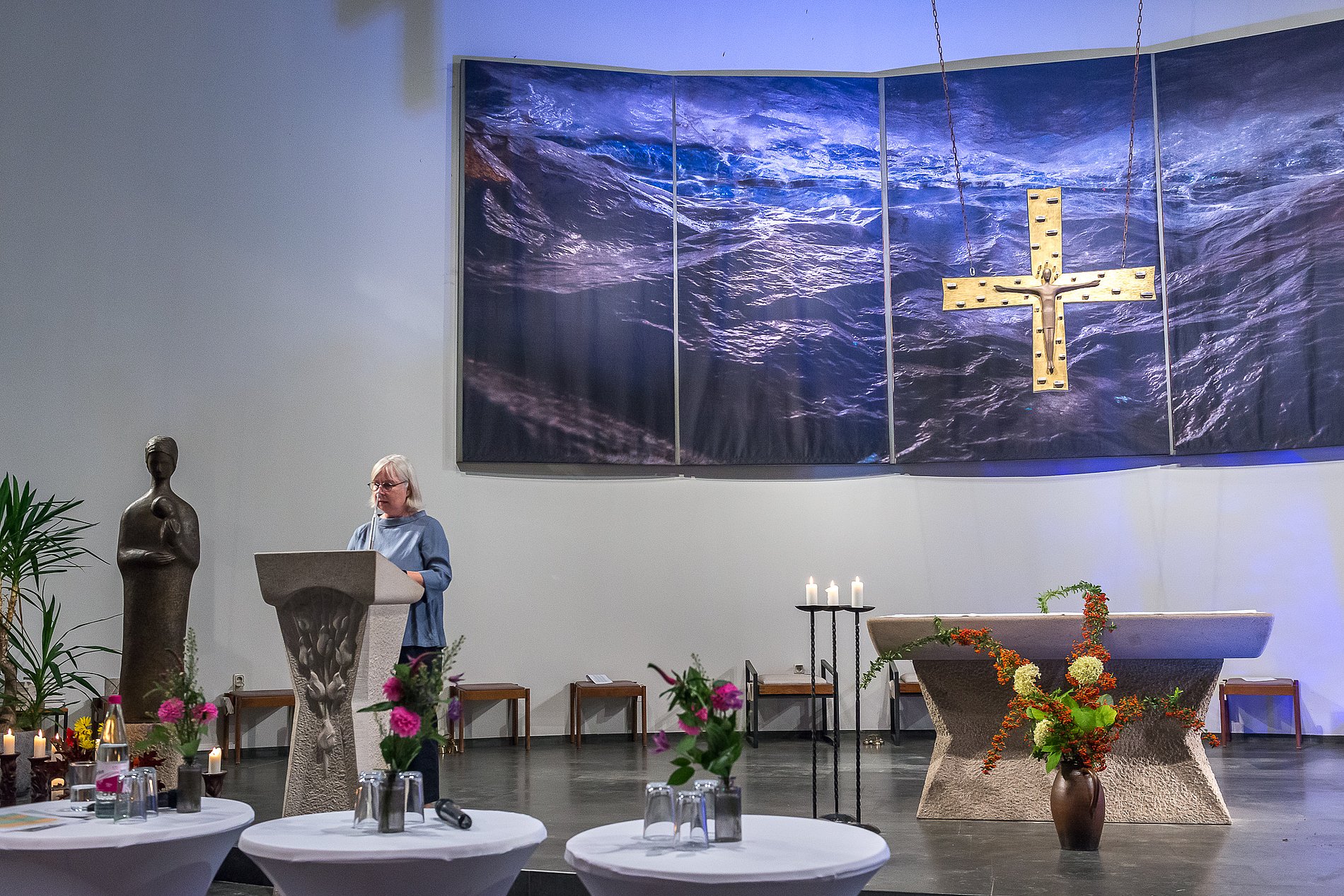 08.10.22, Finissage Wasser, KEB, Katholische Erwachsenen Bildung im Bistum Limburg, St.Peter und Paul Kirche Schierstein, Wiesbaden