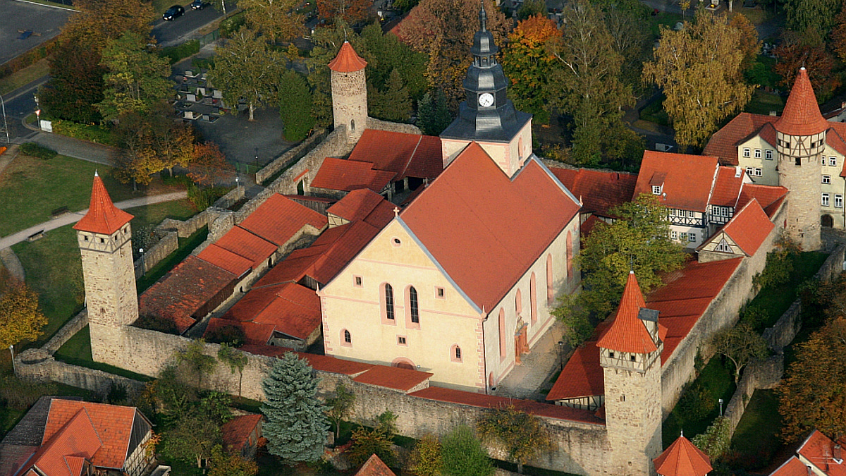 Gemeindefahrt zur Kirchenburg Ostheim vor der Röhn